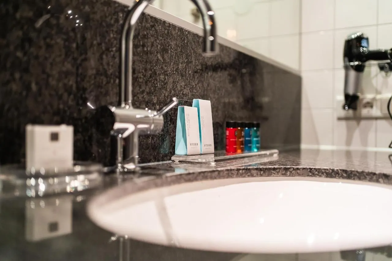 *** Hotel Onderwijshotel De Rooi Pannen Eindhoven Holland